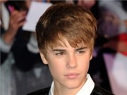 Bóng đá anh, ngoại hạng anh, lịch thi đấu euro 2012, Justin Bieber đấu giá giày gây quỹ cho trường cũ 